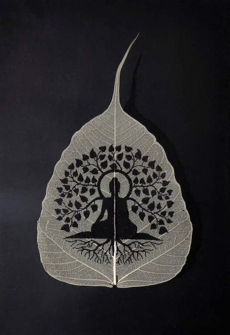 Bodhi Leaf Art, Buddha Mandala Artwork, Buddha Meditation Art, Skeleton Leaf Art, Painting Leaf Art, Beautiful Spine Tattoos, Meditation Painting, Buddha Nature, Wall Art Buddha