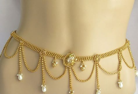 Saree Chain, Sari Belt, Waist Chain Indian, Saree Belts, Wedding Bedroom, Waist Jewelry, Rose Corsage, Anklet Designs, South Indian Jewelry