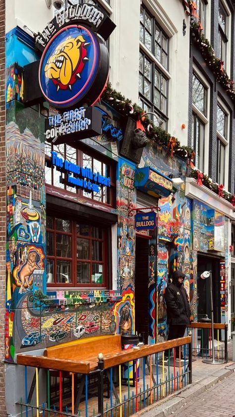 The Bulldog Amsterdam, Coffee Shops Amsterdam, Amsterdam Coffee Shop Aesthetic, Abroad Pictures, Amsterdam Shops, Amsterdam Coffee Shop, Amsterdam Aesthetic, Amsterdam Trip, Amsterdam Bucket List