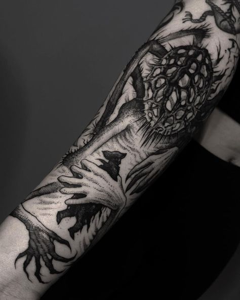 Bloodborne Amygdala, Amygdala Bloodborne, Dark Souls Tattoo, Soul Tattoo, Men Tattoos Arm Sleeve, Fantasy Tattoos, Bear Tattoo, Bloodborne, Blood Moon