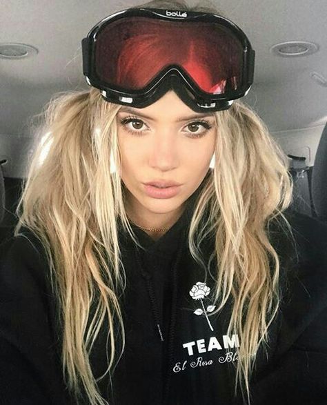 Alissa Violet Allisa Violet, Alissa Violet, Meagan Good, Violet Aesthetic, Mode Chanel, Blonde Model, Ski Goggles, Snowboards, Park City