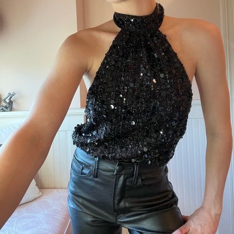 NBD Sequin Black Halter Top Bodysuit Size XS Black Halter Top Outfit, Sequin Black Top, Diy Nye, Gold Halter Top, Halter Tops Outfit, Black Top Outfit, Star Aesthetic, Sequin Halter Top, Black Halter Top