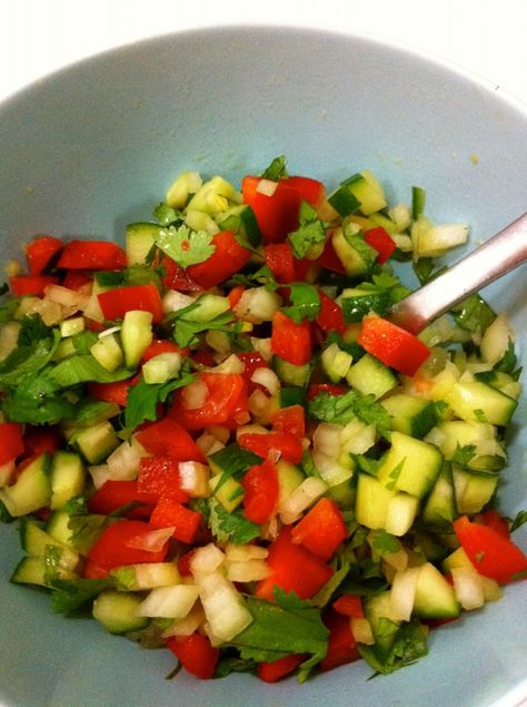 Gazpacho Salsa Salat Aesthetic, Aesthetic Tomato, Salad With Dressing, Shopska Salad, Recipe Cucumber, Salad Aesthetic, Girls Dinner, Cucumber Salsa, Mint Sauce