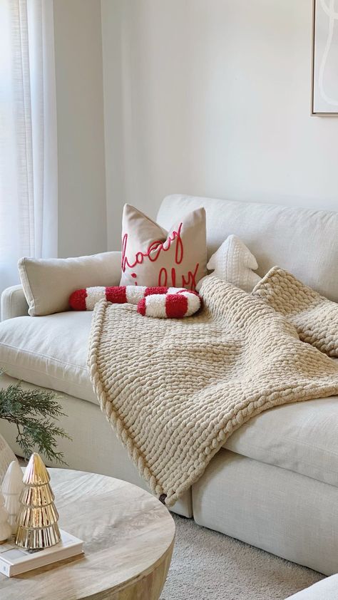 Let’s get cozy for the holidays with @thecozycollectiveco 🥰🎁🎄 I received the most beautiful chunky handmade throw blanket in color taupe!… | Instagram Christmas Couch Decor, Holiday Room Decor, Living Room Decor Neutral, Cozy Christmas Decor, Neutral Christmas Decor, Neutral Christmas, Condo Ideas, Christmas Decorations Living Room, Cozy Season