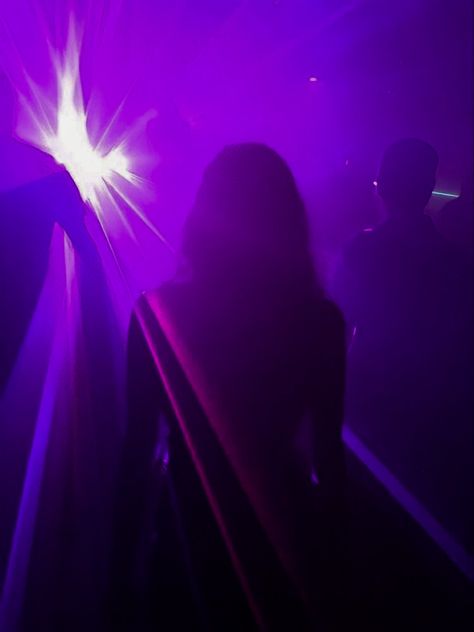 Pride Aesthetic Sin, Dancefloor Aesthetic, Purple Night Aesthetic, Euphoria Vibes, Ibiza Party, Night Club Aesthetic, Playlist Covers Photos, Nightclub Aesthetic, Lavender Haze