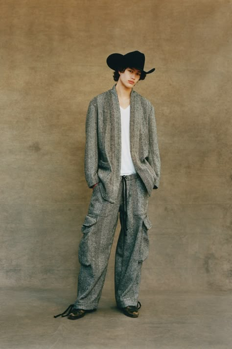 Cub Scout Shirt, Milan Outfits, Pink Tuxedo, 2023 Menswear Fashion Show, Greg Lauren, 일본 패션, Herringbone Fabric, Baggy Cargo Pants, Mens Outfit Inspiration