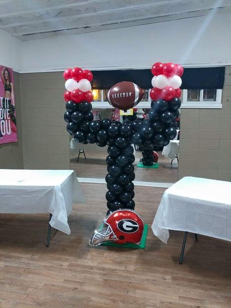 Balloon Football Goal, Field Goal Balloon Arch, Balloon Field Goal, Football Balloons, Homecoming Floats, Homecoming Themes, Uga Football, Ga Bulldogs, Georgia Football