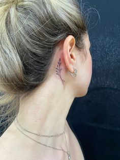 Fine Line Flower Tattoo Behind Ear, Small Tats Behind The Ear, Plant Tattoo Behind Ear, Lavender Behind Ear Tattoo, Vine Tattoos Behind Ear, Behind The Ear Leaf Tattoo, Flower Tattoo Ear Behind, Floral Behind The Ear Tattoo, Leaf Behind Ear Tattoo