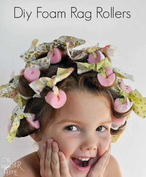 Diy Foam Rag Rollers - comfy rollers you can sleep in that make beautiful curls Retro Bob, Girls Short Haircuts, Cute Short Haircuts, Beautiful Curls, Bouncy Curls, Hair Rollers, Hair Dos, Diy Hairstyles, Pretty Hairstyles