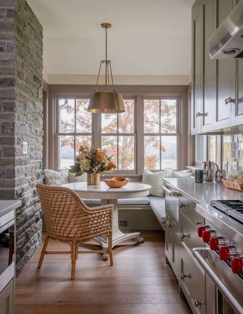 Rustic Breakfast Nook in Snedens Landing  - COCOCOZY Cozy Breakfast Nook, Hello Lovely, Kitchen Nook, Built In Bench, Dining Nook, Breakfast Nook, Beautiful Kitchens, Dream Kitchen, A Kitchen