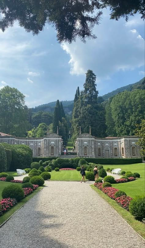 #italian #italy #travel #lakecomo #summer Private Members Club, Travel To Italy, Members Club, Italian Lakes, Lake Como Wedding, Plan A Trip, Lush Garden, Old Money Aesthetic, Cheap Flights