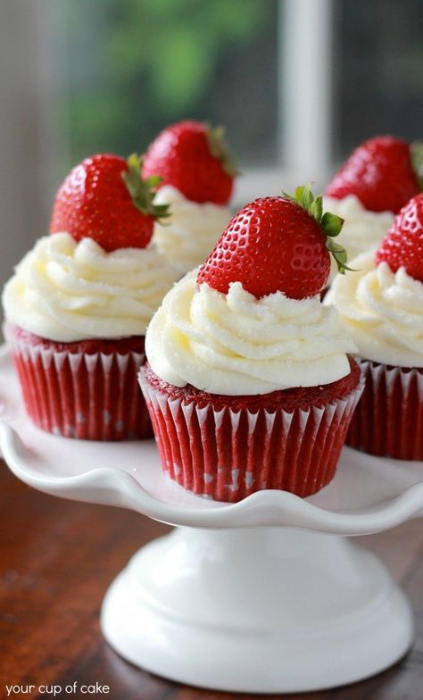 Strawberry Red Velvet Cupcakes - Your Cup of Cake Easy Valentines Cupcakes, Valentines Cupcakes Decoration, Eating Cereal, Red Cupcakes, Mothers Day Cupcakes, Strawberry Cupcake, Cupcakes Ideas, Mothers Day Cake, Valentine Desserts