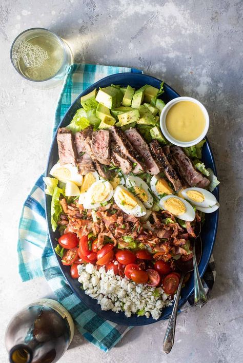 Steak Cobb Salad, Cobb Salad Dressing Recipe, Classic Cobb Salad Recipe, Classic Cobb Salad, Cobb Salad Recipe, Healty Dinner, Classic Salad, Grilled Tofu, Steak Salad