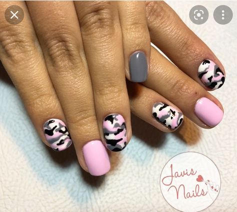 Camo Gel Nails, Pink Camouflage Nails, Pink Camo Nails Designs, Purple Camo Nails, Camo Nails Acrylic, Pink Camo Nails, Military Nails, Camo Nail Designs, Camouflage Nails