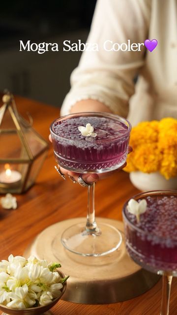 Saloni Kukreja, Beautiful Drink, Cardamom Pods, Butterfly Pea Tea, Butterfly Pea, Juice Drinks, Crushed Ice, Ice Cubes, Tea Leaves