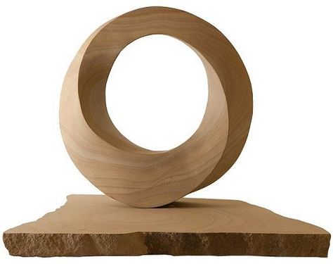 Geometric stone sculpture Möbius I - main Woodworking Art Ideas, Abstract Wood Carving, Mobius Strip, Stone Sculptures, Geometric Sculpture, Wood Art Projects, Diy Wooden Projects, Wooden Figurines, Diy Crystals