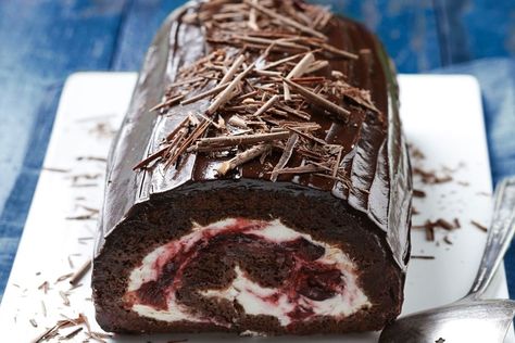 This black forest cake roll has juicy brandied cherries, rich cream and velvety dark chocolate which create an impossible-to-resist flavour combination. Salads Protein, Tea Time Treats, Australia Recipes, Gardens Australia, Swiss Rolls, Swiss Roll Cake, Cake Roll Recipes, Log Cake, Cooking Chocolate