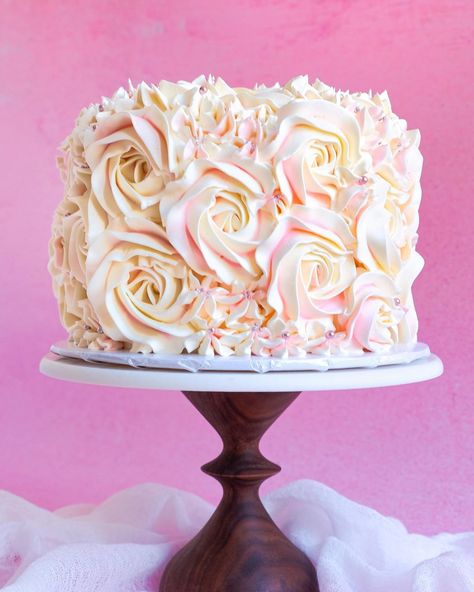 CiCi's Cakery l NJ Cakes on Instagram: “Two-toned Rosette Cake with Rose Gold Metallic sprinx ftw! Do you agree? 💗La Vie En Rose Metallic Sprinkles @sweetapolita 💗Cake Stand…” Sweetapolita Cake, Sweet Temptation, Rosette Cake, Buttercream Cakes, Buttercream Cake, Cake Stand, Butter Cream, Sprinkles, Gold Metal