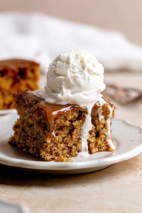 This easy and delicious Sticky Toffee Pudding recipe has a soft and gooey cake covered with a buttery warm toffee sauce and a scoop of vanilla ice cream, making this English classic a classic for a reason. Easy Sticky Toffee Pudding, Winter Desserts Easy, Homemade Cake Mixes, Cupcake Photography, Easy Party Desserts, Gooey Cake, English Classic, Winter Dessert Recipes, Date Cake