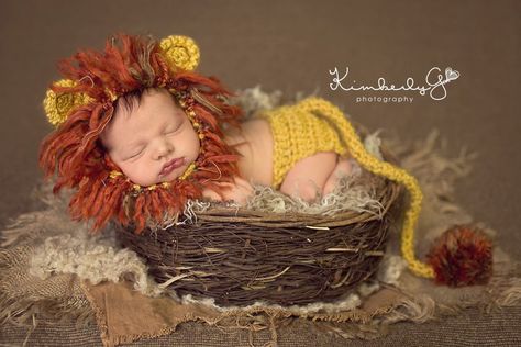 Baby Lion Newborn Halloween Costumes, Baby Boy Newborn Pictures, Newborn Photos Boy, Disney Princess Babies, Foto Newborn, Newborn Photography Boy, Baby Photoshoot Boy, Timeless Photography, Newborn Photography Poses