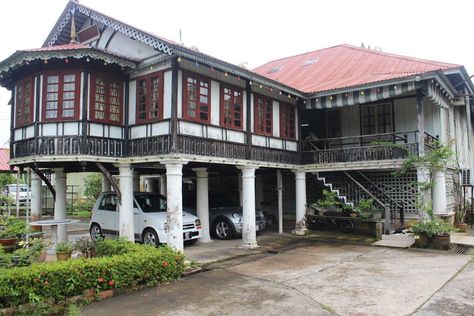 South East Asian Aesthetic, Malay Traditional House, East Asian Aesthetic, Malay Architecture, Caribbean Architecture, Malay Traditional, Filipino House, South East Asian, Architecture Classic