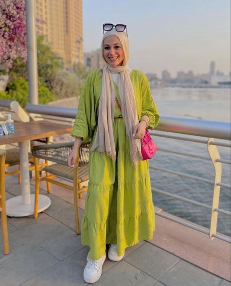 Lime Green Dress Outfit, Cute Colorful Outfits, Lime Green Outfits, Outfit Ideas Hijab, Colorful Summer Outfits, Green Dress Outfit, Lime Green Dress, Colorful Outfits, Modest Summer Outfits