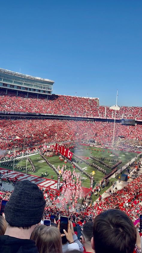 Picture of The Ohio State University football team running out of the tunnel in their stadium Ohio State Aesthetic, Osu College Aesthetic, Ohio Aesthetic, Rutgers University Aesthetic, College Football Aesthetic, Ohio State University Aesthetic, College Football Stadiums, Carthage College, Fsu Stadium