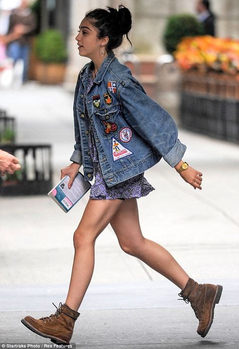 Denim glory: Lourdes, 16, donned a jeans jacket festooned with sewn on badges for a family outing in New York, on Saturday Madonna Daughter, Jeans Patch, Jean Jacket Patches, Denim Jacket Patches, Denim Jacket Outfit, Denim Patches, Patches Jacket, Denim Jacket Women, Mode Inspiration