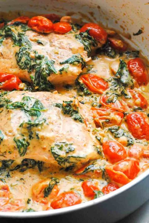 Salmon Spinach Recipes, Tuscan Butter, Tuscan Salmon Recipe, Creamy Salmon, Salmon Spinach, Garlic Spinach, Butter Salmon, Easy Salmon Recipes, Salmon Seasoning