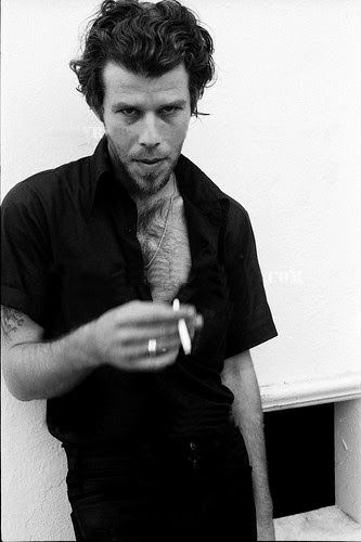 Tom Waits 1976. Tom Waits, Frank Zappa, Rock N’roll, Music Icon, 인물 사진, Look At You, Singer Songwriter, Rock N Roll, Rock And Roll