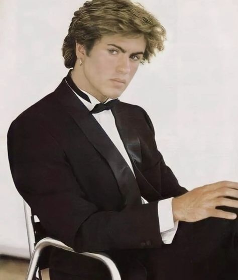 George Michael Young, George Michael 80s, 90s Music Artists, Musical Hair, George Michel, Andrew Ridgeley, Frankie Goes To Hollywood, George Michael Wham, Simon Le Bon