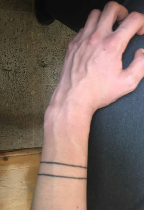 Arm Veins, Hand Veins, Xavier Samuel, Hot Hands, Hand Photography, Hand Reference, Hand Pictures, Come With Me, Male Hands