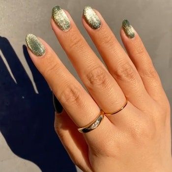 Seashell Nails, Velvet Nails, Nail Color Trends, Nude Nail Polish, Nail Colors Winter, Cat Eye Nails, Festival Nails, Manicures Designs, Minimalist Nails