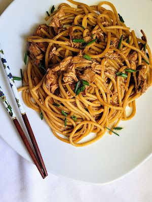 Hot and Cold Running Mom - Just my Stuff: Honey Garlic Slow Cooker Chicken and Noodles Honey Garlic Noodles, Slow Cooker Chicken And Noodles, Hot Honey Chicken, Chicken And Noodles, Running Mom, Garlic Noodles, Pulled Chicken, Honey Chicken, Sriracha Sauce