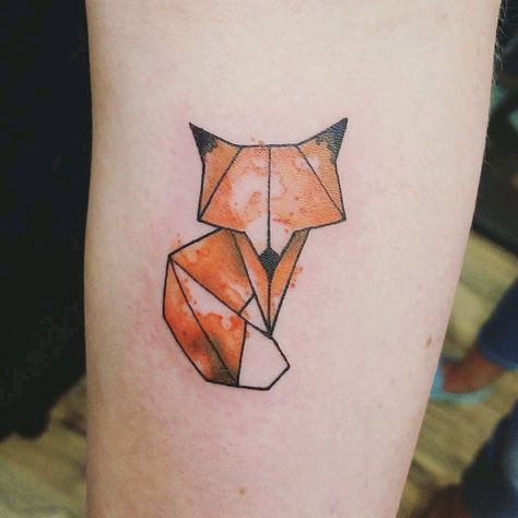 Geometric Giraffe Tattoo, Small Fox Tattoo, Watercolor Fox Tattoos, Geometric Animal Tattoo, Fox Tattoo Design, Geometric Fox, Fox Tattoo, Book Tattoo, Feminine Tattoos