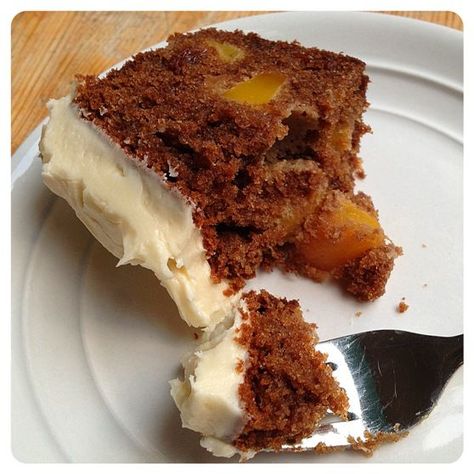 Jamaican Desserts, Mango Rum, Rum Cake Recipe, Jamaica Food, Carribean Food, Jamaican Dishes, Fruity Cake, Tropical Food, Mango Recipes