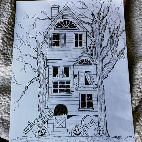 Gothic House Drawing Easy, Hunted House Drawings Easy, Haunted House Sketch Easy, Halloween Drawings House, Drawings Of Haunted Houses, Ghost House Drawing, Halloween Pen Drawings, Hunted House Draw, Haunted House Drawing Ideas