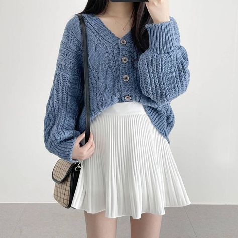 Blue Outfit Winter, Soft Feminine Outfits, Style Korea, Stylish Work Outfits, Feminine Outfit, Fashion Korean, Daily Dress, Girls Fashion Clothes, Stage Outfits