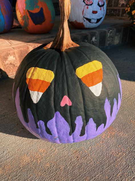 Cute Painted Pumpkin Ideas, Pumpkin Painting Party, Halloween Pumpkin Crafts, Halloween Pumpkin Diy, Creative Pumpkin Painting, Creative Pumpkin Decorating, Cute Pumpkin Carving, Scary Halloween Pumpkins, Halloween Decor Diy