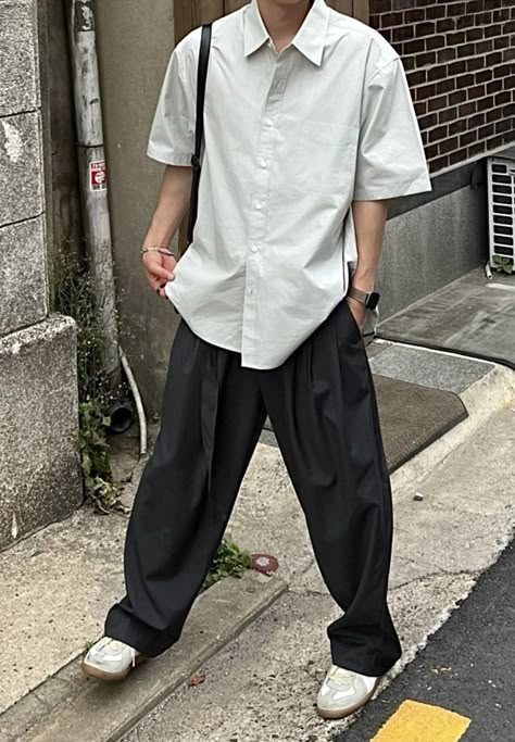 Mens Streetwear Japan, Parashoot Pants Outfit Men, Japanese Street Fashion Men Summer, Japanese Aesthetic Outfits Men, Japan Streetwear Men, Korean Street Fashion Mens Casual, Japanese Outfits Men, Mens Japanese Fashion, Japanese Minimalist Fashion Men