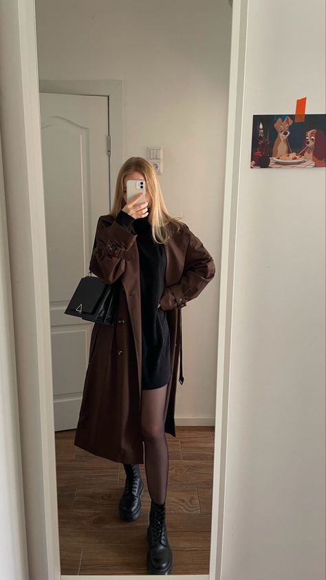 Brown Trench Coat Outfit, Brown Trenchcoat, Jazz Outfit, Jazz Outfits, Styling Jackets, Brown Trench Coat, New York Outfits, Trench Coat Outfit, Ootd Inspo