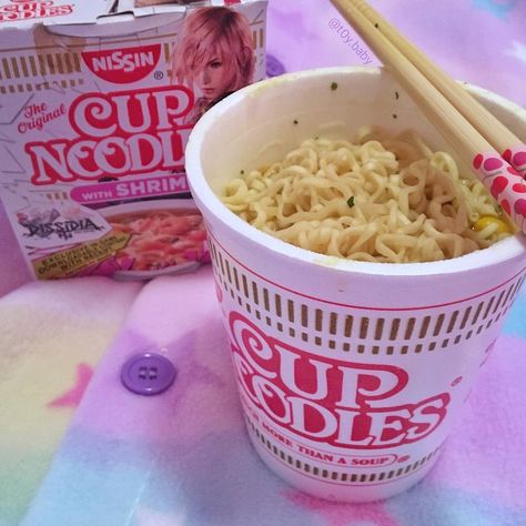 Ramen Noodles Aesthetic, Noodles Aesthetic, Snacks Japonais, Kawaii Ramen, Japan Snacks, Japanese Candy Snacks, Food Kawaii, Candy Snacks, Cute Snacks