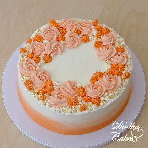 Buttercream cake by Dadka Cakes Normal Cake Design, Normal Cake, Cake Decorating Frosting, Cupcake Cake Designs, Simple Birthday Cake, Cake Decorating Designs, Cake Decorating Tutorials, Edible Art, Buttercream Cake