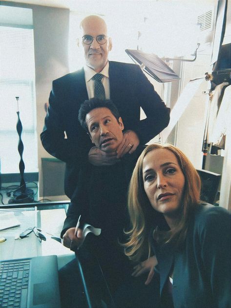 X Files Skinner, X Files Funny, Mitch Pileggi, Scully Mulder, Scully And Mulder, David And Gillian, Gillian Anderson David Duchovny, Mulder And Scully, Mulder Scully