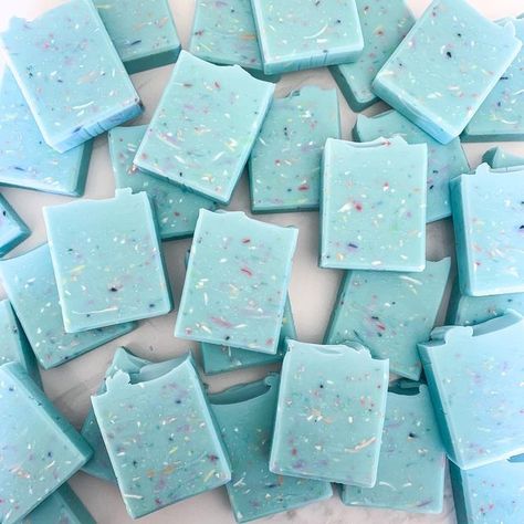 Bethany ° Lather Bath Bar on Instagram: "•• Mint Blossom Confetti Soap •• Confetti Soaps will be a part of our July subscription box so I’ve been busy making lots of them! Swipe to see them being made." Soap Confetti, Confetti Soap, Bath Bar, Subscription Box, Handmade Soap, Confetti, Blossom, Soap, Mint