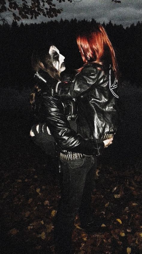 ♡♡ Metalhead Aesthetic Wallpaper, Goth Couples, Boy Long Hair, Gothic Couple, Emo Couples, Black Metal Girl, Grunge Couple, Emo Love, Black Metal Art