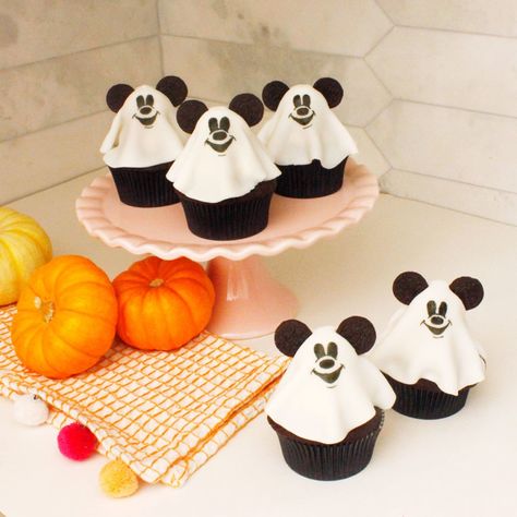 Mickey Mouse Ghost, Halloween At Home, Mickey Ghost, Pumpkin Truffles, Ghost Cupcakes, Black Food Coloring, Party Giveaways, Mickey Pumpkin, Disney World Restaurants