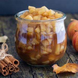 Apple Cinnamon Recipes, Sweety Pie, Chocolate Pie Crust, Orange And Almond Cake, Caramelized Apples, Caramelised Apples, Cake Filling, Cinnamon Recipes, Savory Appetizer