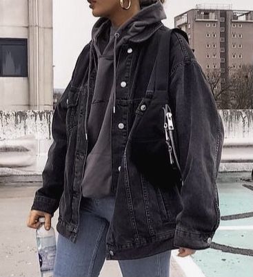 Oversized Hoodie Jacket Outfit, Black Jean Coat Outfit, Black Hoodie And Jacket Outfit, Denim And Hoodie Outfit, Cute Oversized Jean Jacket Outfits, Black Zipper Jacket Outfit, Oversize Black Jacket Outfit, Basic Jacket Outfit, Hoodies And Jackets Outfit