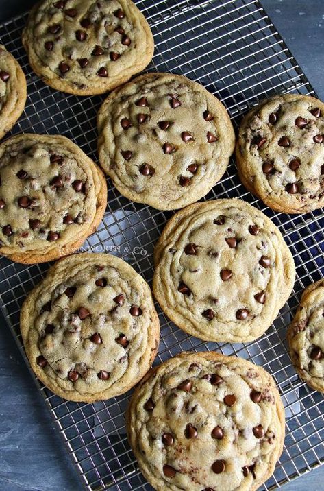 Best Ever Chocolate Chip Cookies, Big Chocolate Chip Cookies, Cookies Bakery, Cookie Recipes Chewy, Giant Chocolate Chip Cookie, Best Chocolate Chip Cookies Recipe, Choc Chip Cookies, Gourmet Cookies, Choco Chips